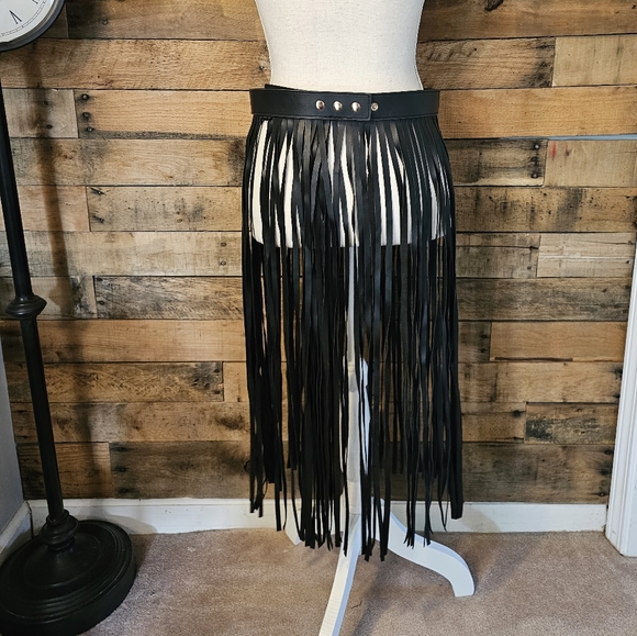 Women's faux leather belt with long fringe size OS - Picture 7 of 12